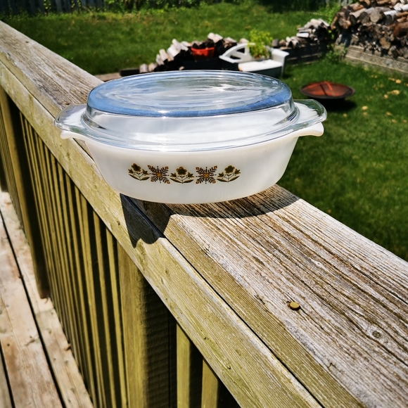 Vintage Anchor Hocking Fire King Casserole Dish in Meadow Green Pattern with Lid - Picture 1 of 12